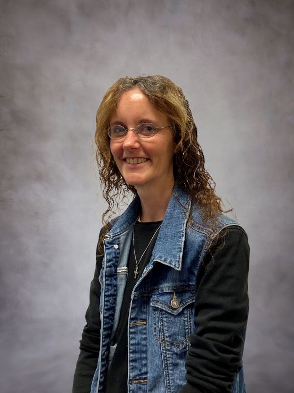 Pam Kelly Headshot